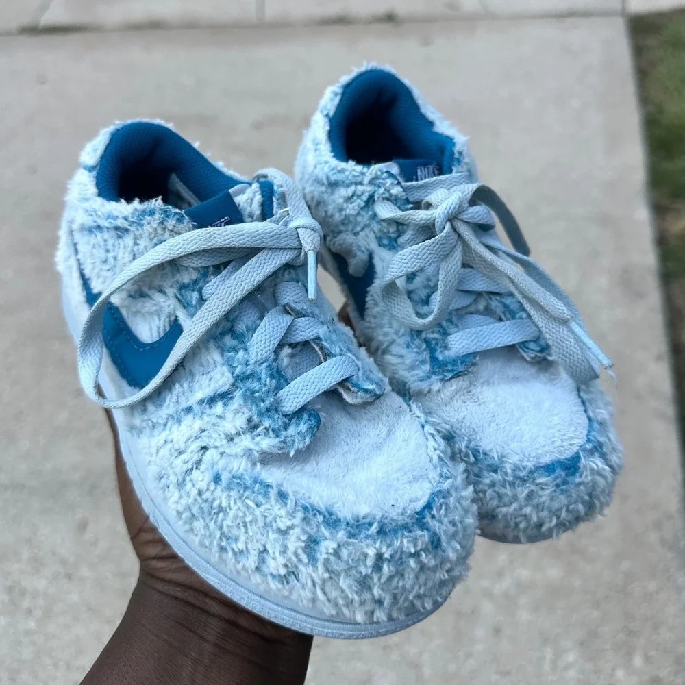 Nike Dunk Low Little Boys Sneakers Size 13 Celestine Blue Abominable Snowman